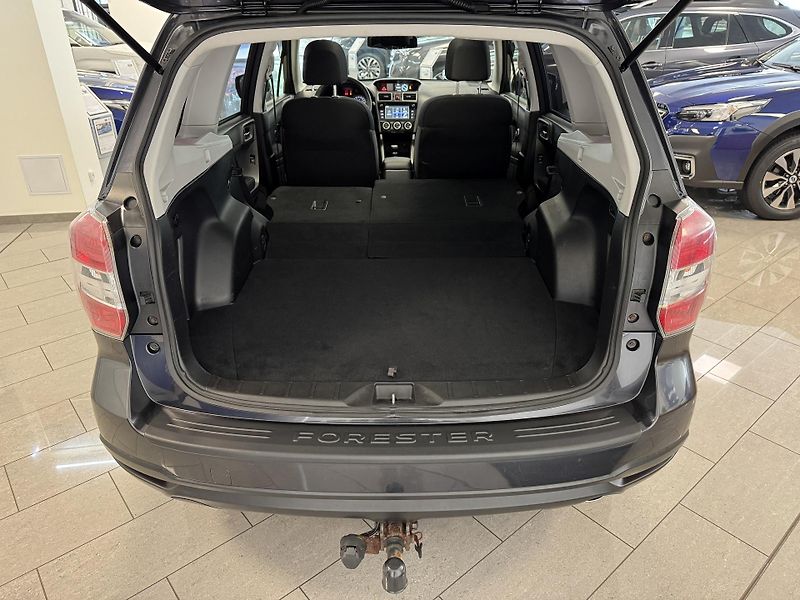 Subaru Forester 2.0D Comfort, 6MT, CZ, 1. maj. - fotka 20 z 47