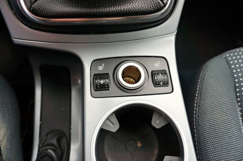 Ford C-MAX (2012) 1,6Ti-VCT 92 kW - fotka 30 z 37