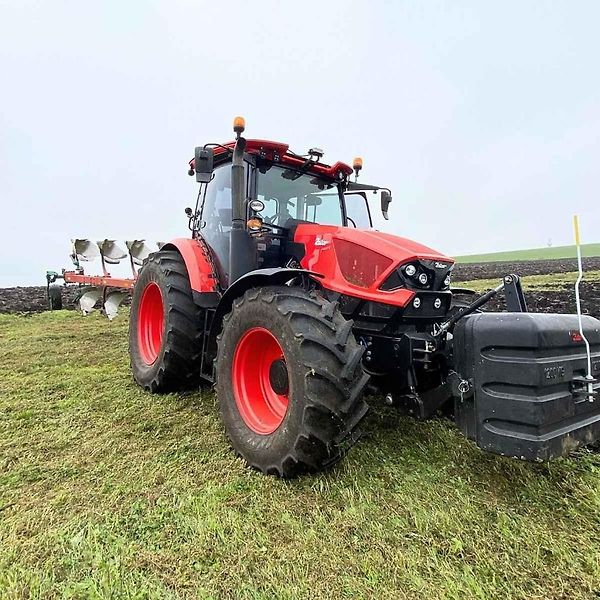 Traktor Zetor Řady 6 je označován za novou vlajkovou loď českého výrobce traktorů.