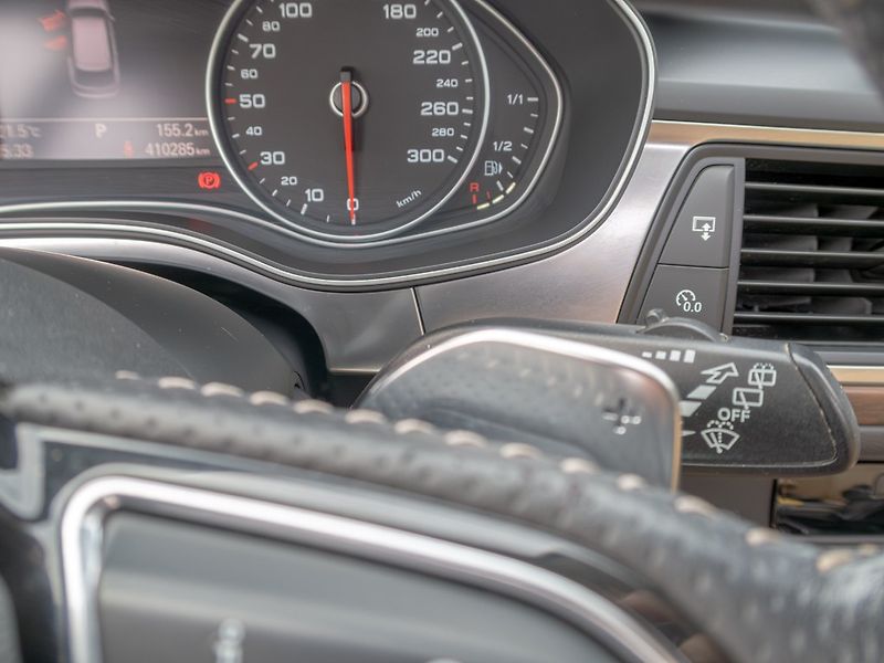 Audi A6 Allroad (2014) 3.0TDI 180KW – VÝBAVA - fotka 22 z 44