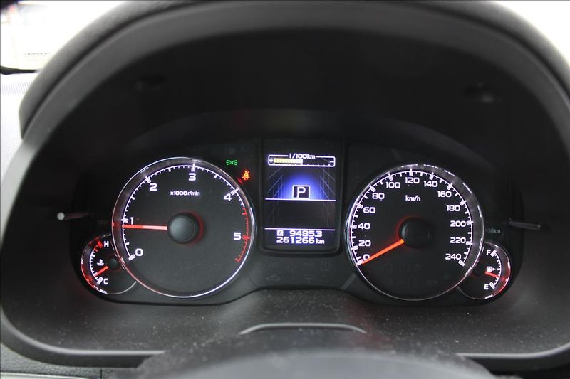 Subaru Outback 2,0 D  4 x 4, ČR, SERVISKA - fotka 16 z 29