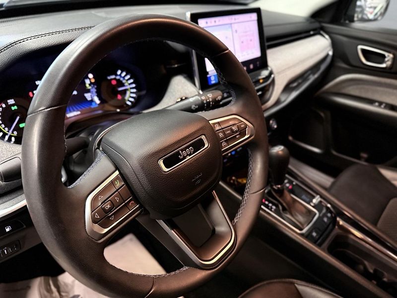 Jeep Compass (2021) 1.3 T4 PHEV 190CV, 4X4,ZÁRUKA - fotka 27 z 75