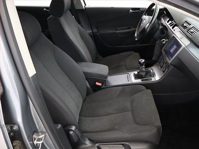Volkswagen Passat (2005) 2.0 TDI, po STK, CZ doklady - fotka 7 z 12
