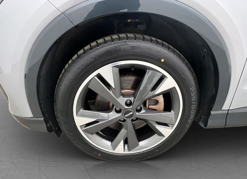 Audi Q4 50 e-tron Q Kamera Matrix - fotka 29 z 31