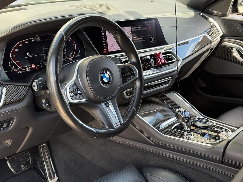 BMW X6 xDrive40i - fotka 9 z 22