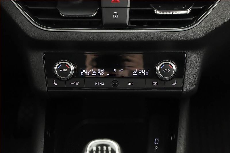 Škoda Scala (2019) 1.0 TSI, Tempomat - fotka 12 z 20