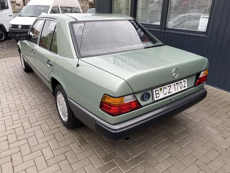 Mercedes-Benz 124 2.0i - 1xMaj - 40 000km - TOP - fotka 3 z 54
