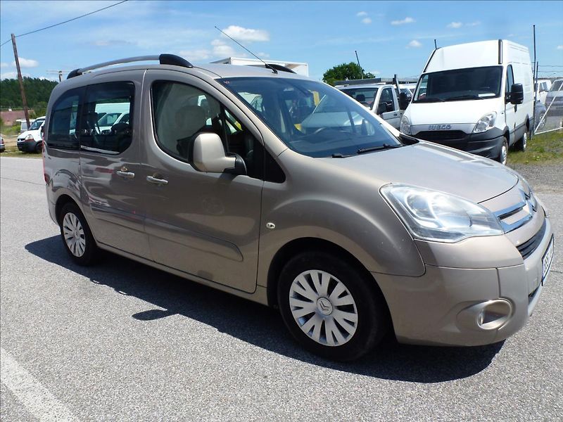 Citroën Berlingo 1,6 HDI  Multispace - fotka 7 z 44