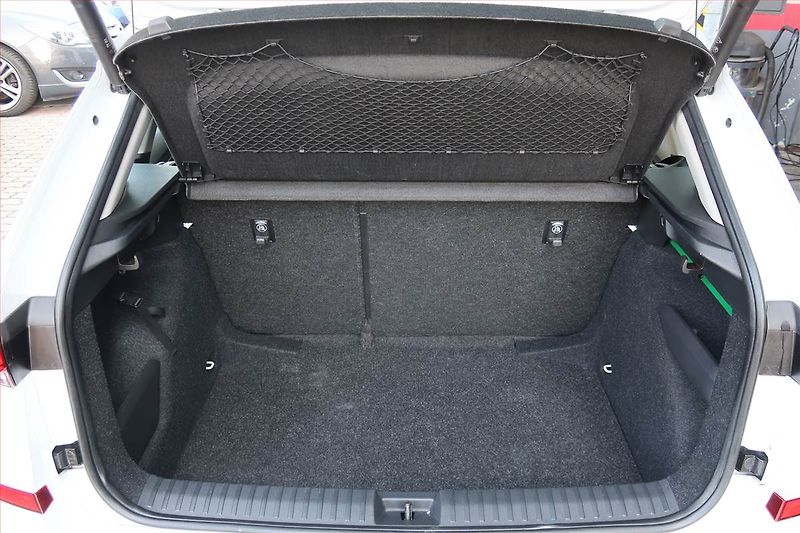 Škoda Kamiq (2023) Style 1.0 TSI - fotka 12 z 18