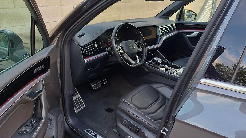 Volkswagen Touareg TSI 250kW R-LINE - fotka 7 z 33