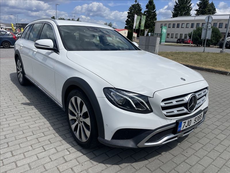 Mercedes-Benz Třídy E 2,0 d 4MATIC All-Terrain LED H - fotka 6 z 38