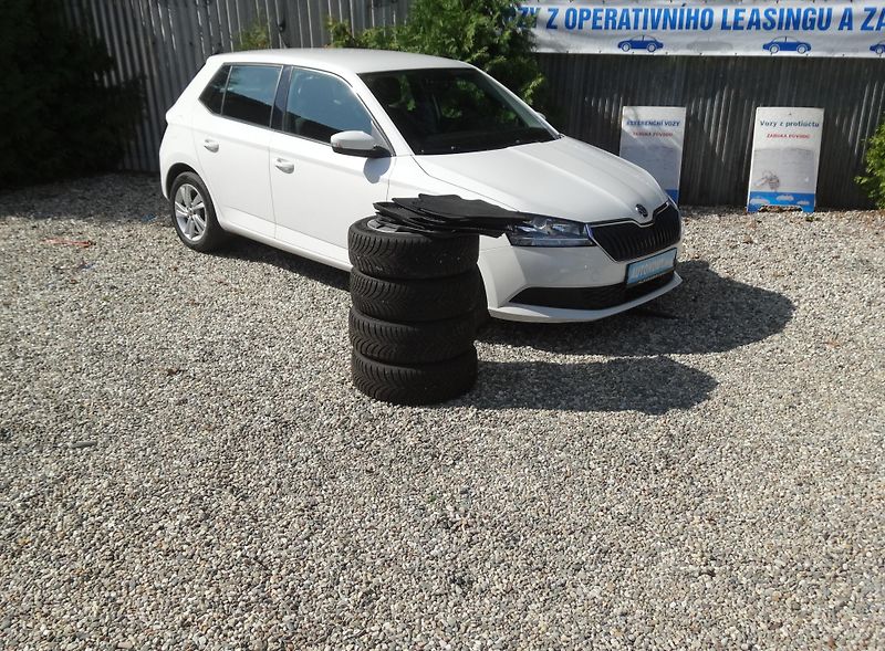 Škoda Fabia 1.0MPi zimní + letní sada kol - fotka 2 z 16