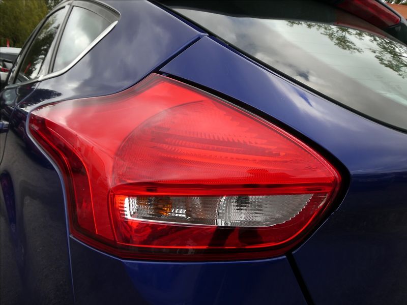 Ford Focus 1,5 110kW 1.MAJITEL, SERVISKA - fotka 11 z 48