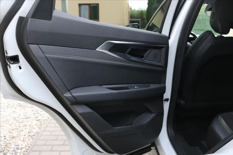 Renault Austral 1,2 e-HYBRID, TAŽNÉ - fotka 41 z 49