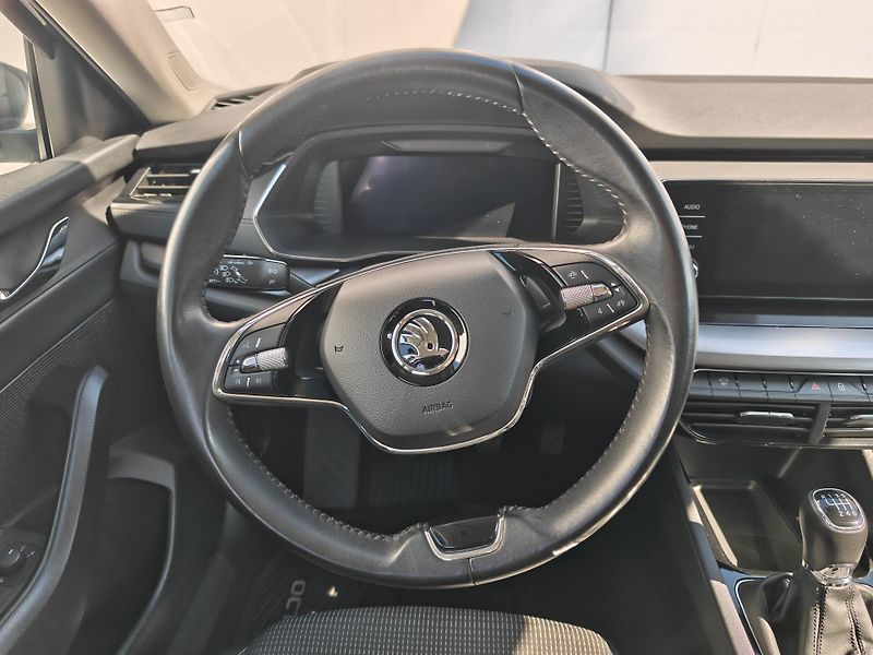 Škoda Octavia Ambition 6MP 1,5TSI - fotka 11 z 20