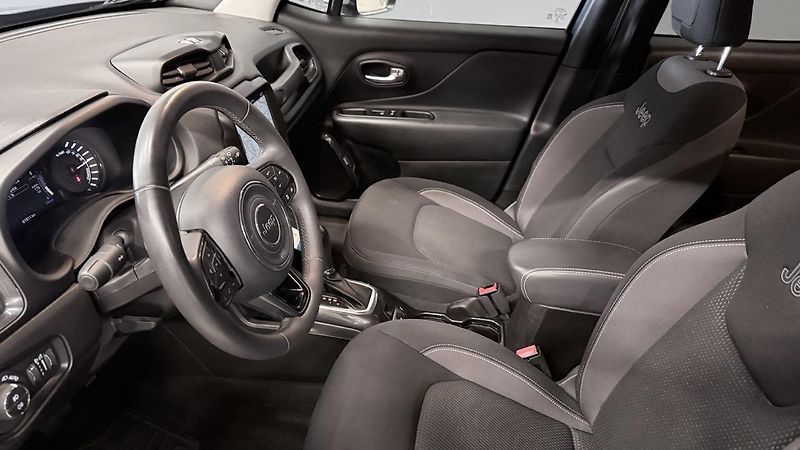 Jeep Renegade (2022) 1.3 T4 PHEV,REZERVOVÁNO  - fotka 20 z 26