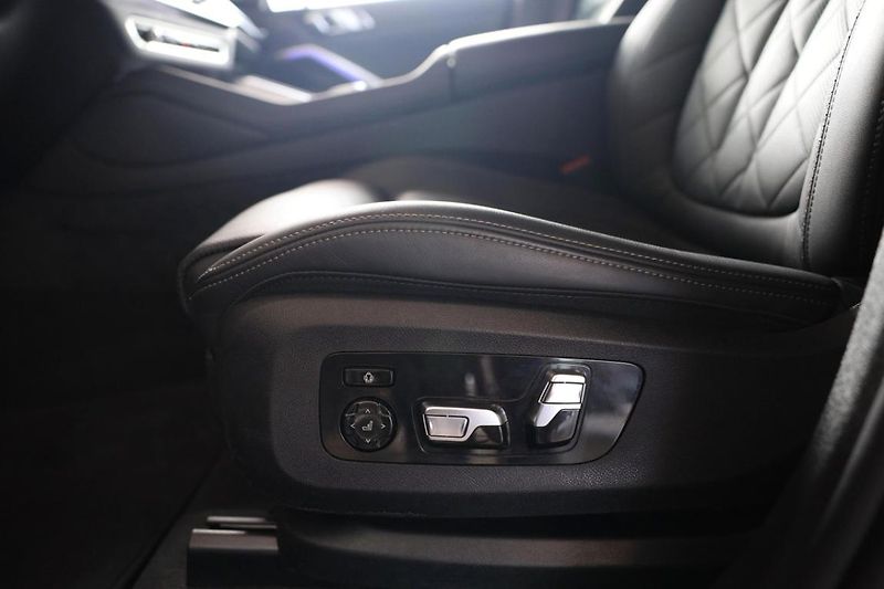 BMW X6 xDrive40d - fotka 26 z 32