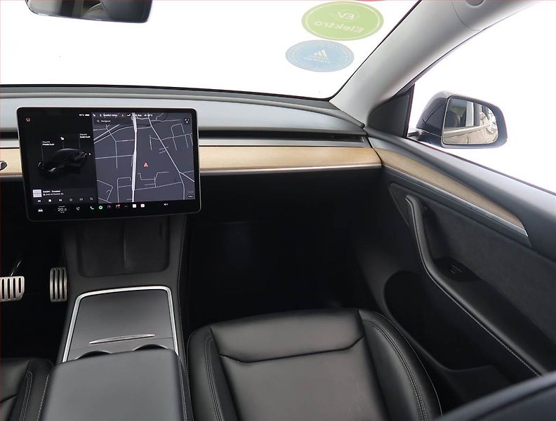 Tesla Model Y (2022) Long Range AWD 79kWh, SoH 91% - fotka 8 z 33
