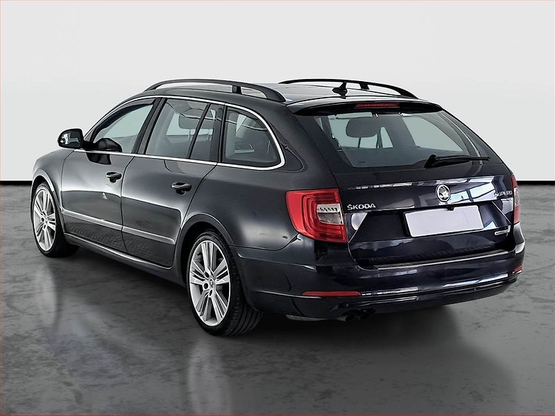 Škoda Superb (2014) Greenline 1.6 TDI, Navi - fotka 4 z 17