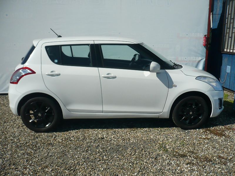 Suzuki Swift 1.2i 69Kw Klimatizace - fotka 6 z 25
