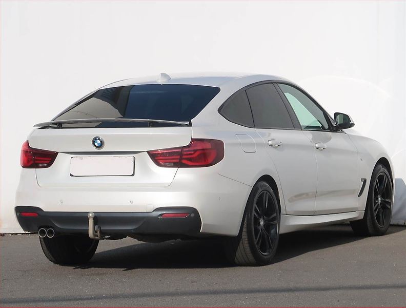 BMW Řada 3 (2020) M Sport 320d xDrive GT, 4X4 - fotka 5 z 21