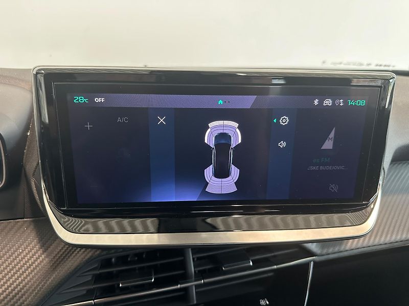 Peugeot 2008 1,2 PureTech Allure - fotka 13 z 18