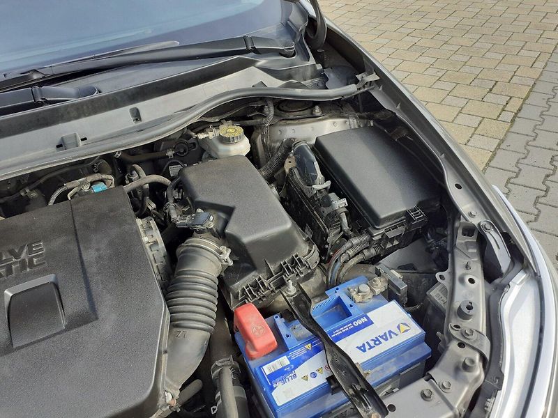 Toyota Auris (2018) 1.6 i Valvematic  AUTOMAT - fotka 32 z 42