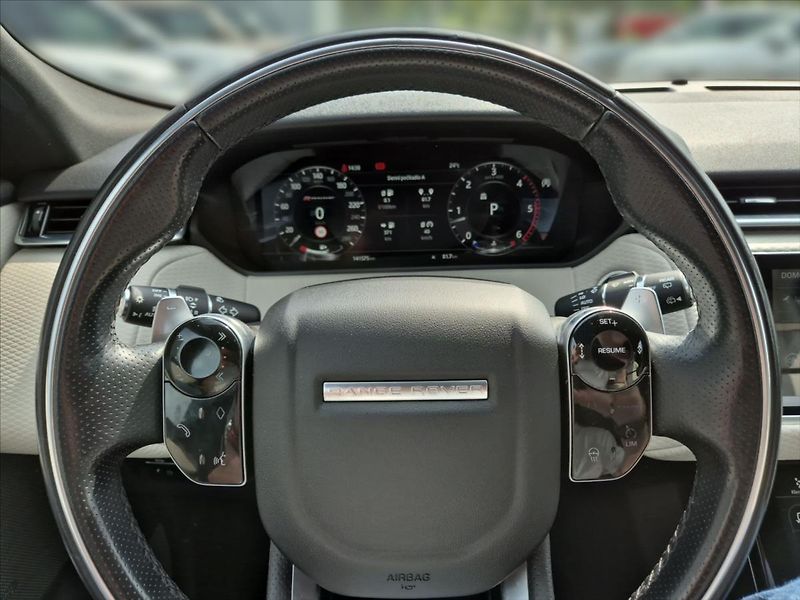 Land Rover Range Rover Velar 3,0 D300 R-Dynamic SE - fotka 8 z 19