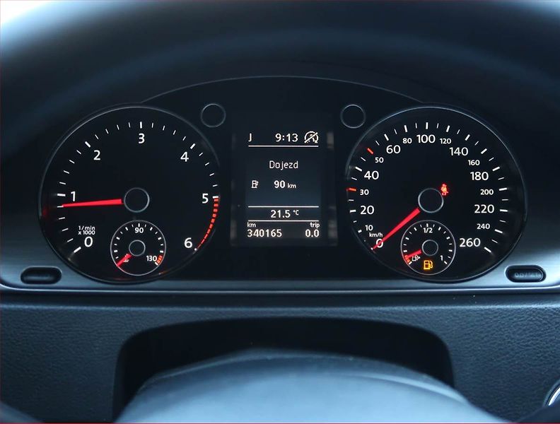 Volkswagen Passat (2013) 2.0 TDI, Automat, Navi, Xenony - fotka 11 z 17