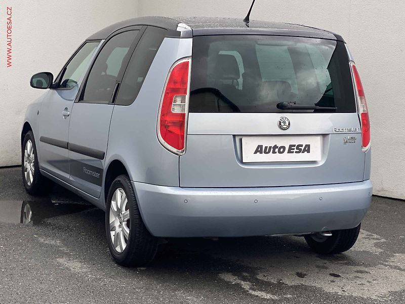 Škoda Roomster (2011) 1.4 16V, ČR, Ambiente, zámek - fotka 6 z 15
