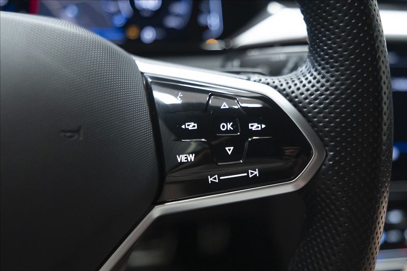 Volkswagen Arteon 2,0 TDI DSG R-LINE 1. MAJ ČR - fotka 16 z 36