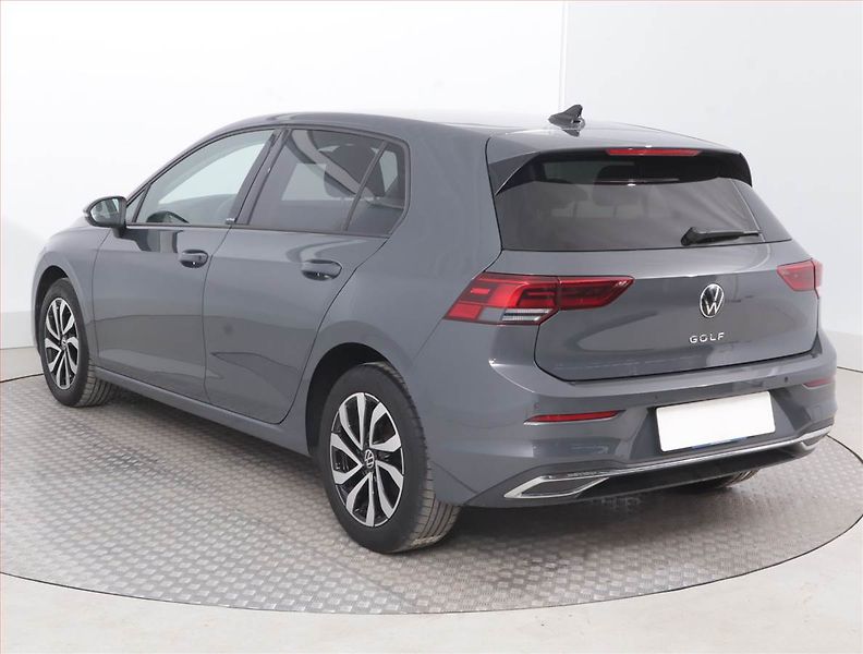 Volkswagen Golf (2022) Active 1.5 TSI - fotka 4 z 15