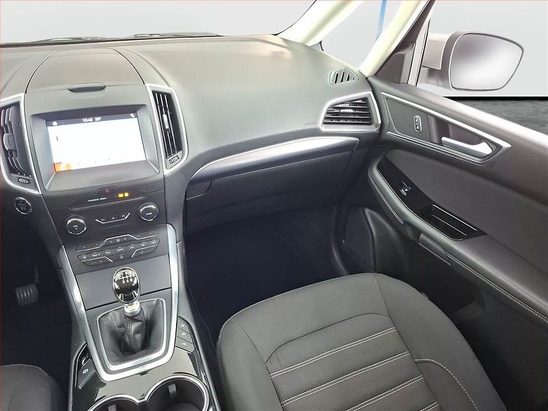 Ford Galaxy (2019) Titanium 2.0 EcoBlue, 4X4 - fotka 8 z 20