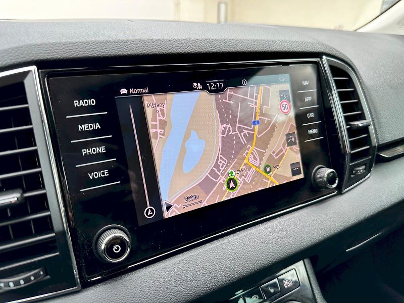Škoda Karoq (2023) 2.0 TDI 110kW Style 4x4 DSG - fotka 15 z 27