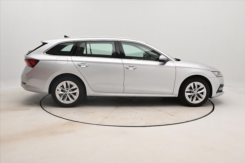 Škoda Octavia 2,0 TDI 110kW DSG Style Záruka - fotka 4 z 26