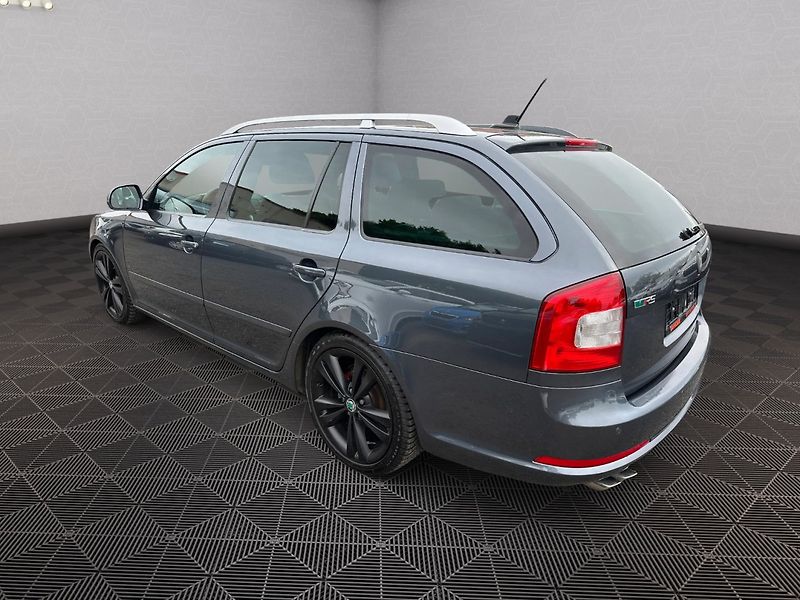 Škoda Octavia (2011) RS 2,0TDI - fotka 5 z 32