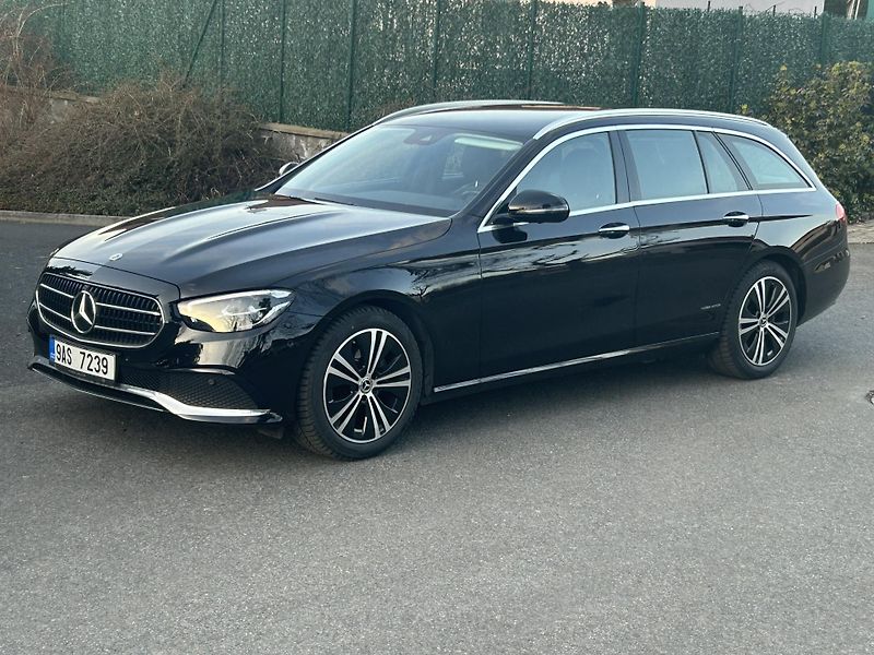 Mercedes-Benz Třídy E (2023) 200d AVANTGARDE ČR 1.maj TAŽNÉ - fotka 2 z 42