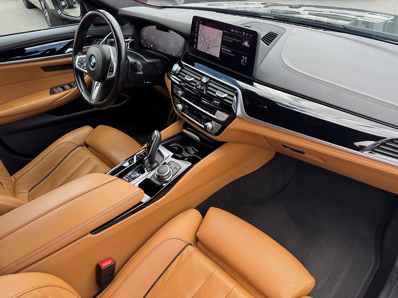 BMW Řada 5 (2022) M550i Xdrive - CZ - DPH - fotka 23 z 30