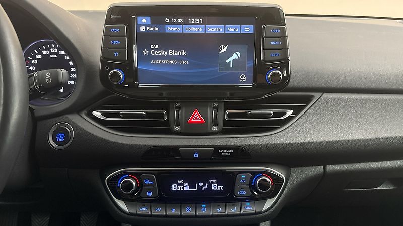 Hyundai i30 1.0 T-GDI Smart Kombi - fotka 11 z 26