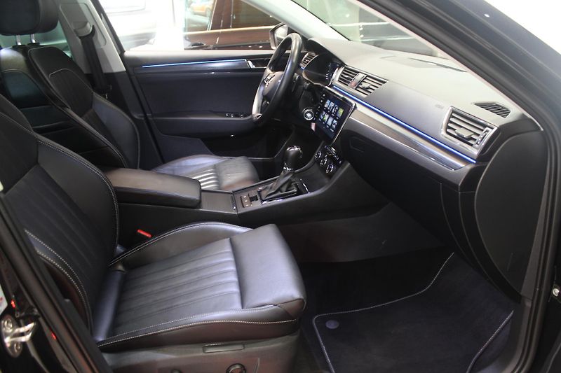 Škoda Superb (2021) 2.0TDI DSG Edition Style+ - fotka 25 z 39