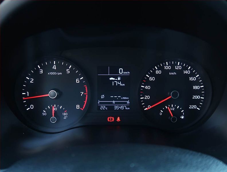 Kia Stonic (2018) Exclusive 1.25 CVVT, Tempomat - fotka 11 z 19