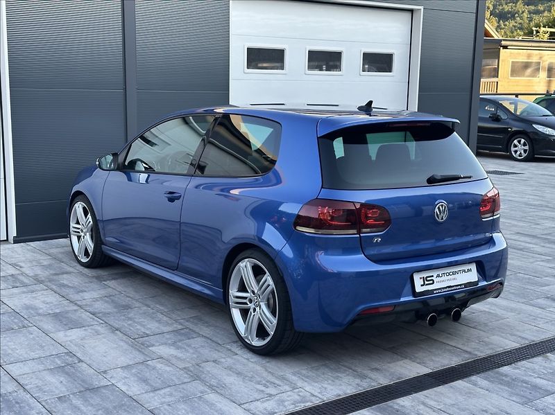 Volkswagen Golf 2,0 TSI 271PS  R M/T 4x4 - fotka 10 z 48