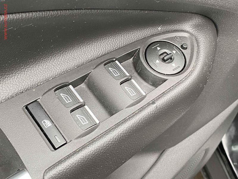 Ford Kuga (2019) 1.5 EB, Titanium, TZ, navi - fotka 11 z 17