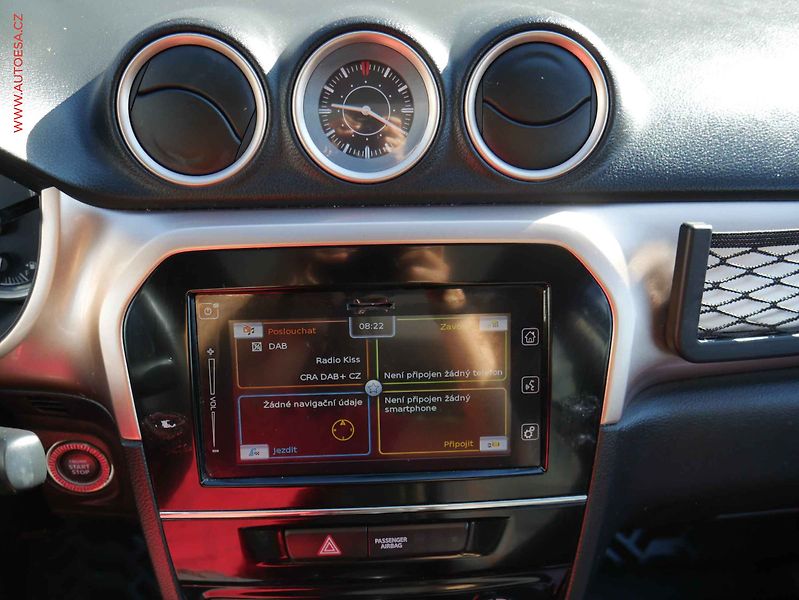 Suzuki Vitara (2018) 1.6VVTi 4x4, AC, TZ, park - fotka 17 z 21