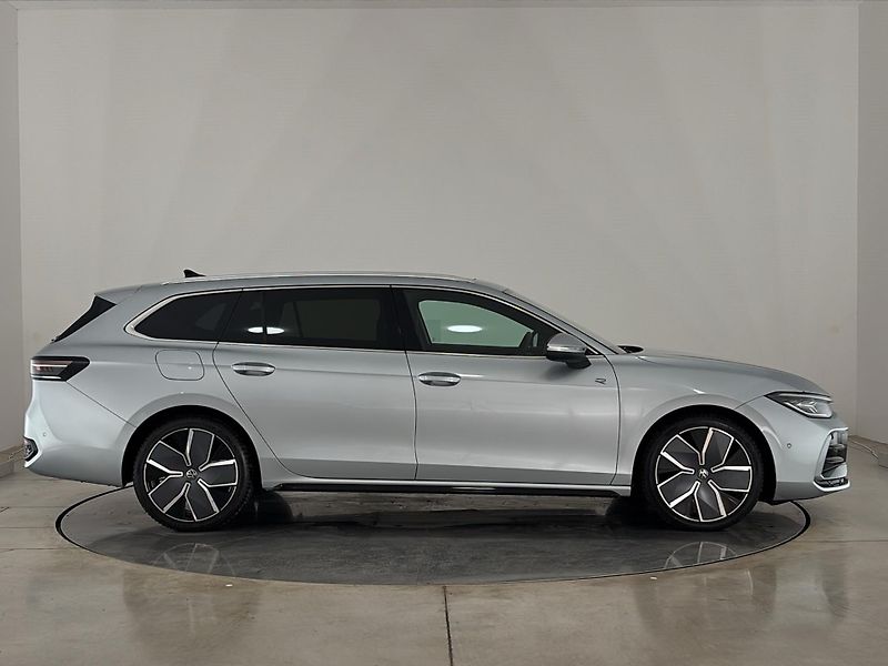 Volkswagen Passat R-Line People - fotka 16 z 31