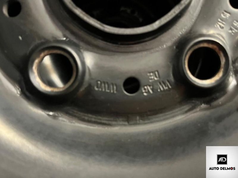 Volkswagen Golf ORIG.KOLA VČ POKLIC- LET.PNEU - fotka 7 z 10