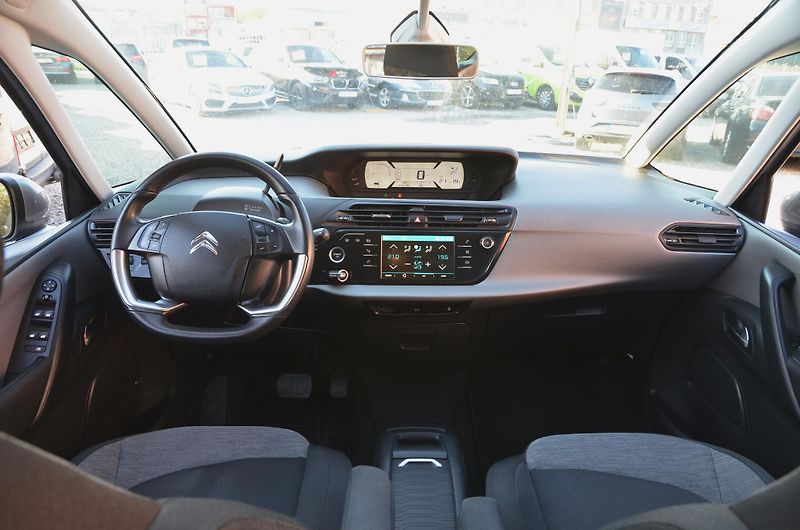 Citroën Grand C4 SpaceTourer (2020) 1.5 HDi 96kW AUTOMAT / 7 MÍST - fotka 21 z 37