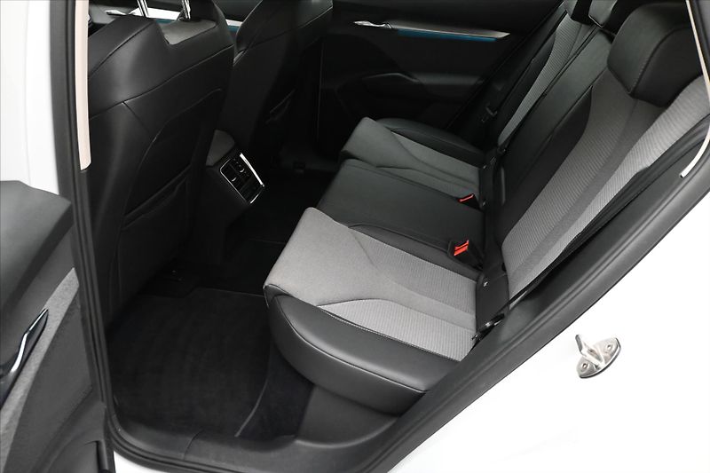 Škoda Enyaq iV 60 132kW SOH 88% Záruka až - fotka 14 z 31