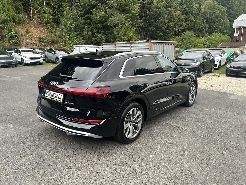 Audi e-tron 55 QUATTRO 300kw S LINE SOH96% - fotka 5 z 47