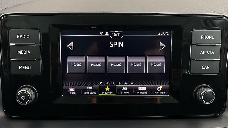Škoda Scala 1.0 TSI Ambition - fotka 11 z 23